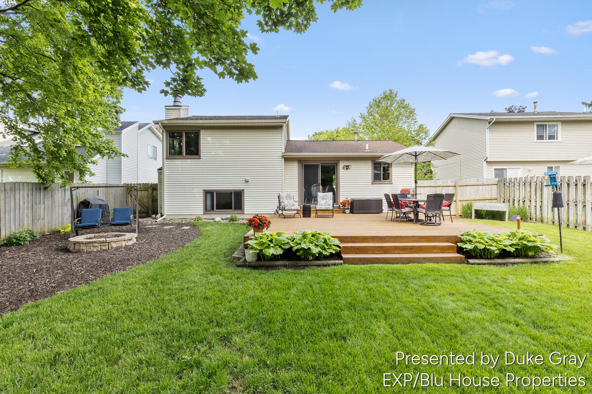 3232 Brook Trail SE