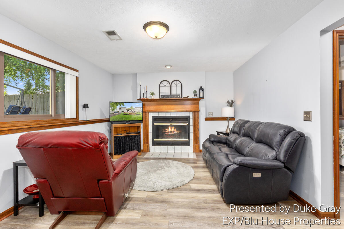 3232 Brook Trail SE