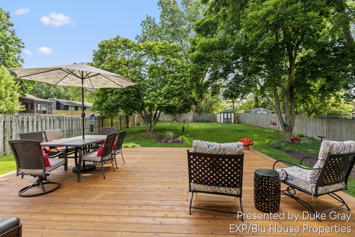 3232 Brook Trail SE