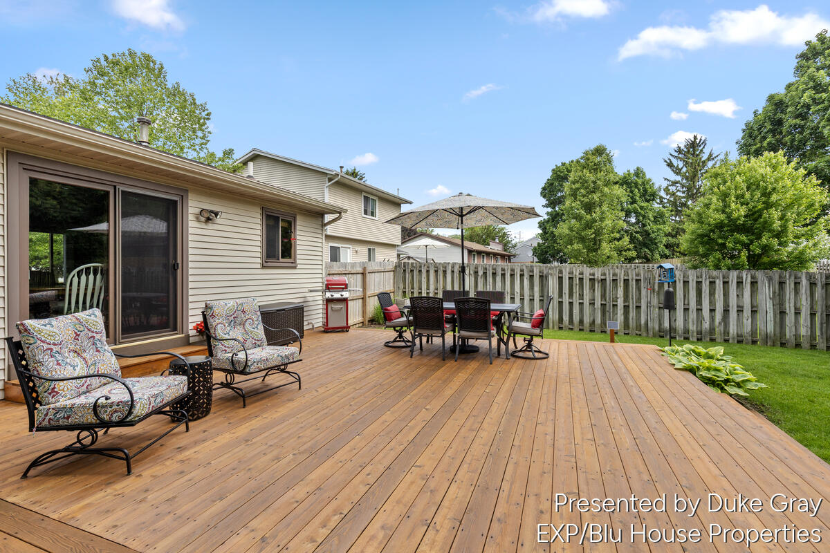 3232 Brook Trail SE