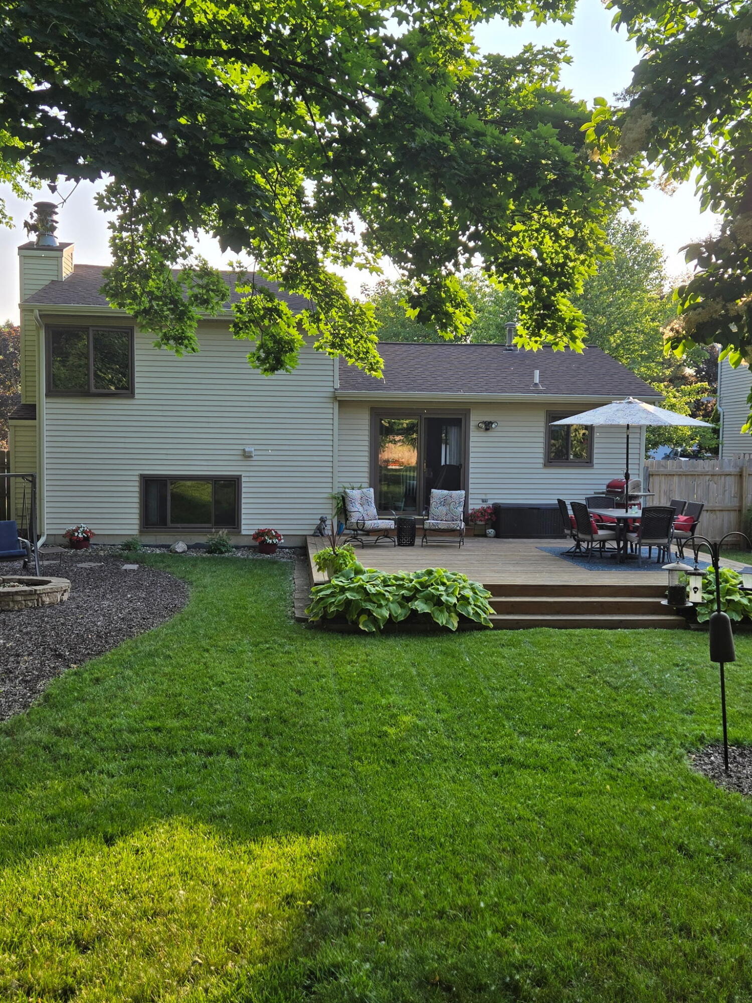 3232 Brook Trail SE
