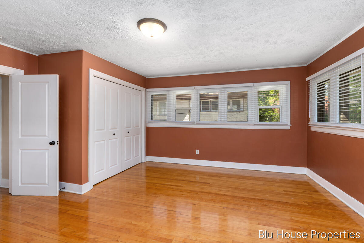 616 Giddings Avenue SE