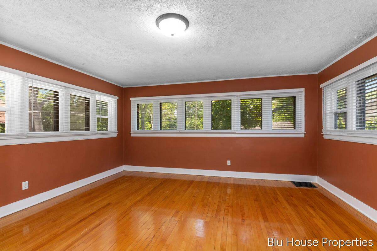 616 Giddings Avenue SE