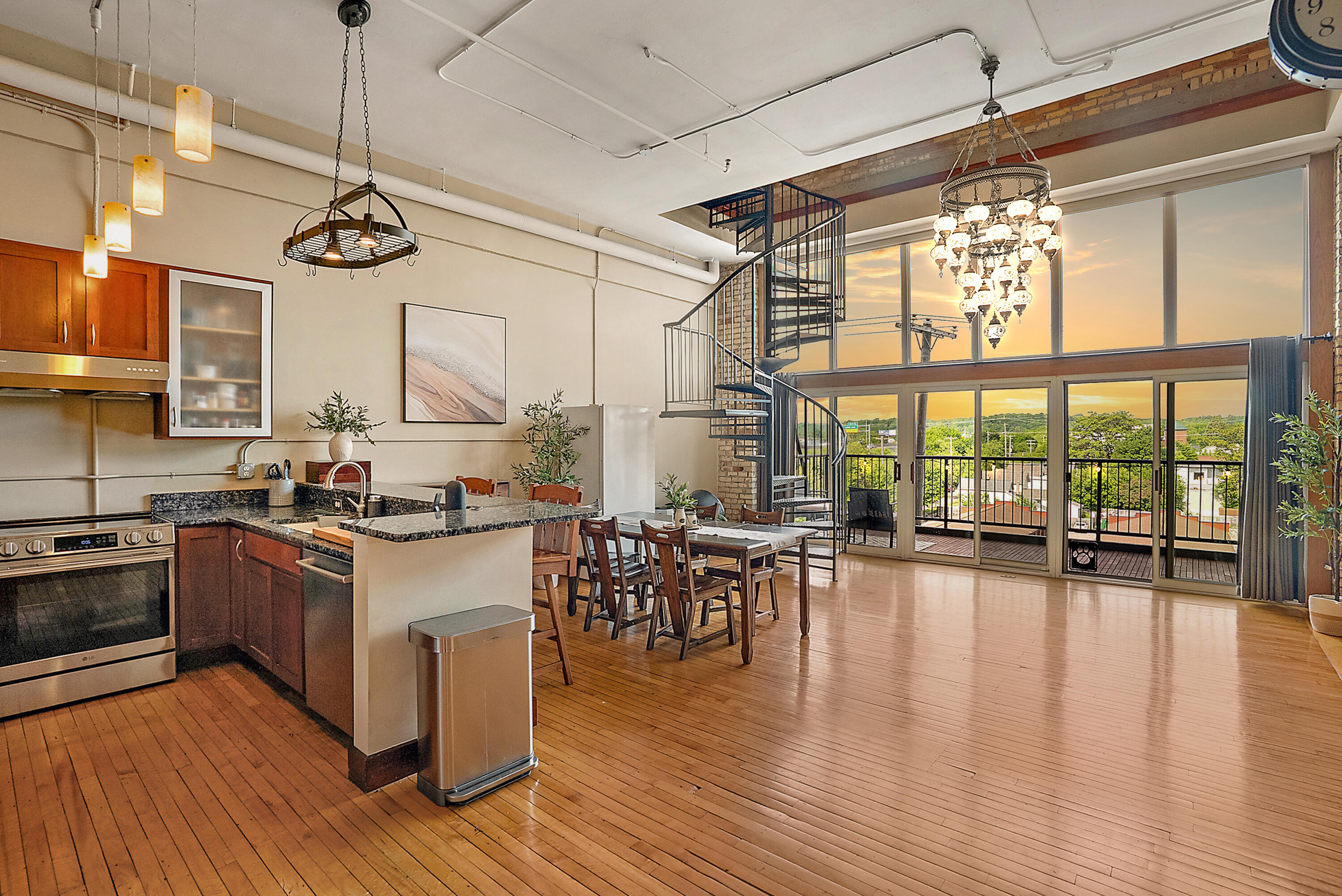 600 Broadway Avenue NW 423