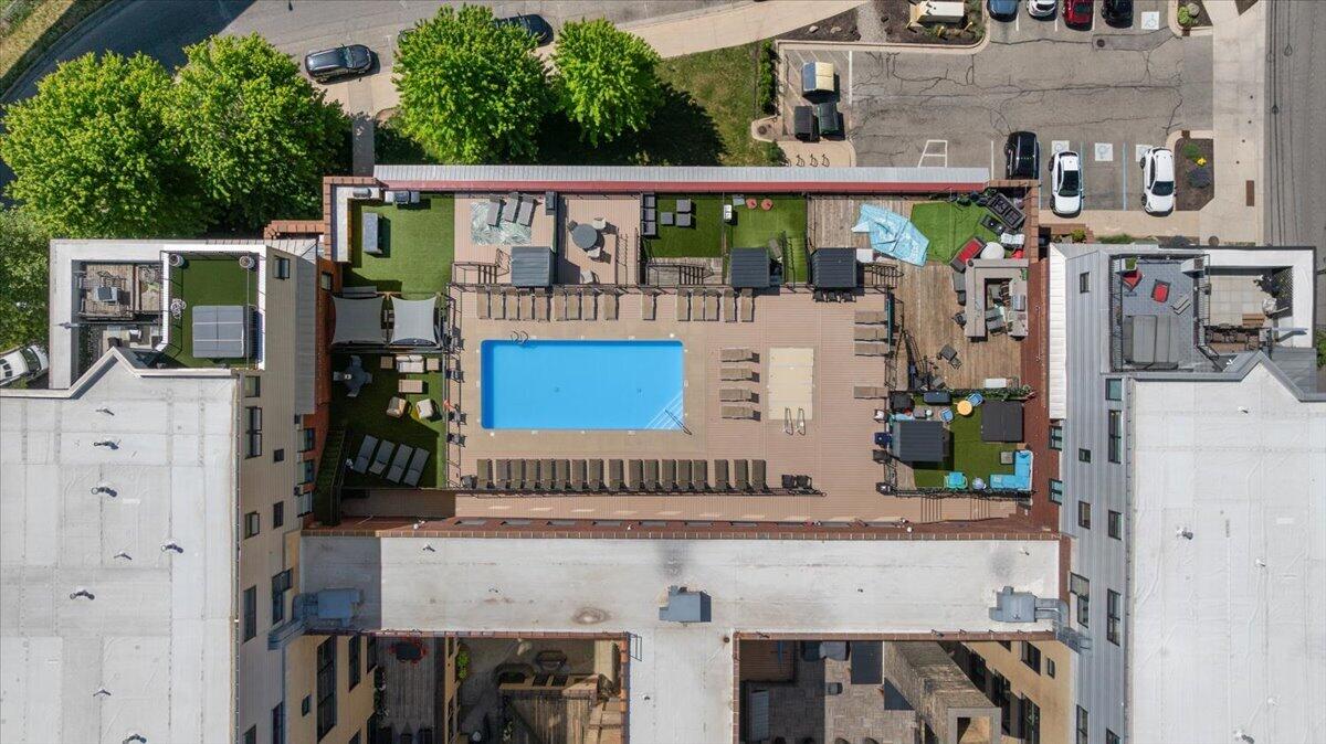 600 Broadway Avenue NW 423
