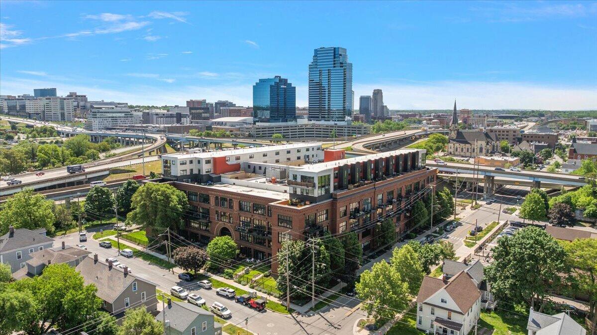 600 Broadway Avenue NW 423