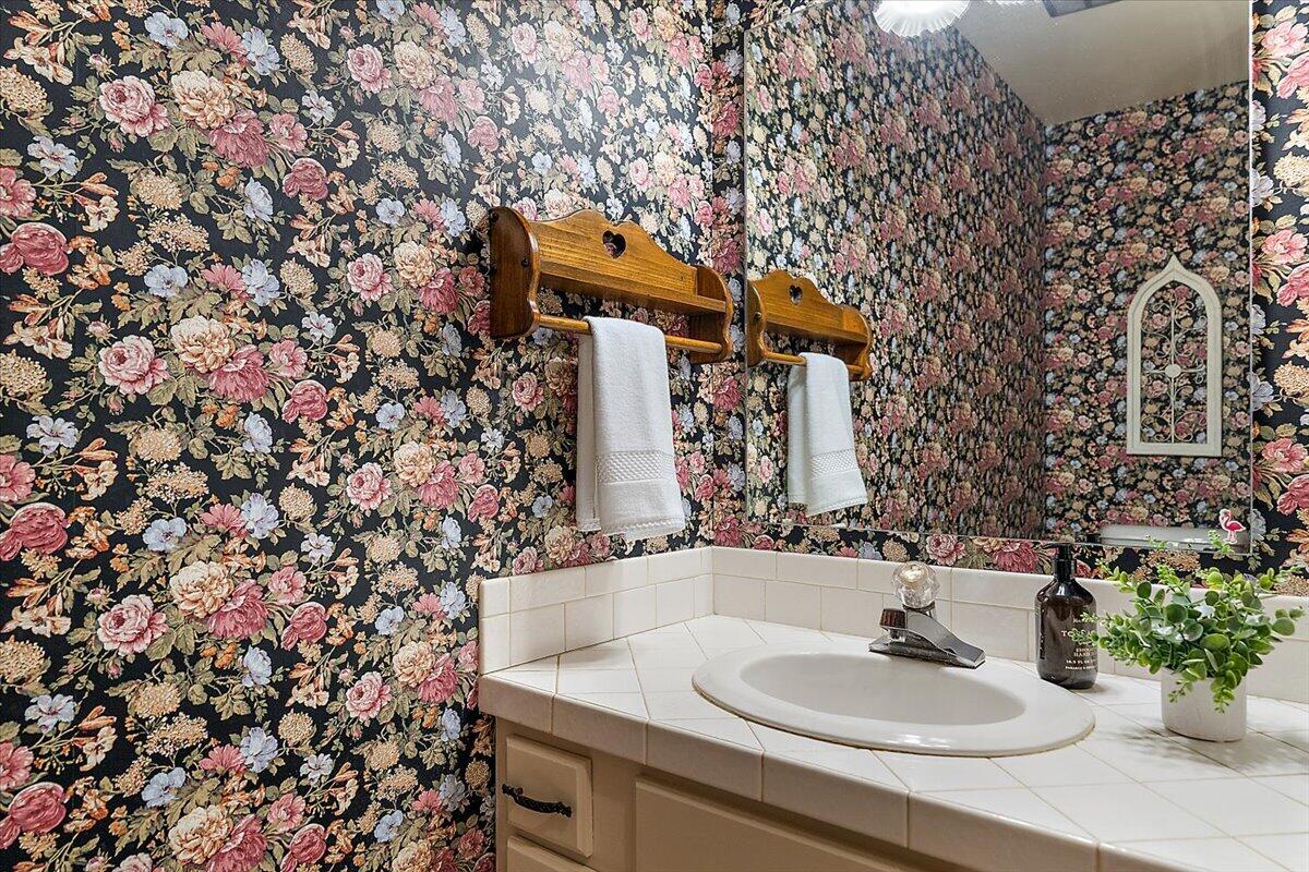 4823 Meadowview Court
