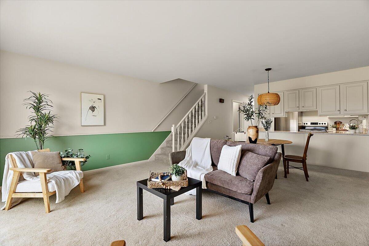 4823 Meadowview Court