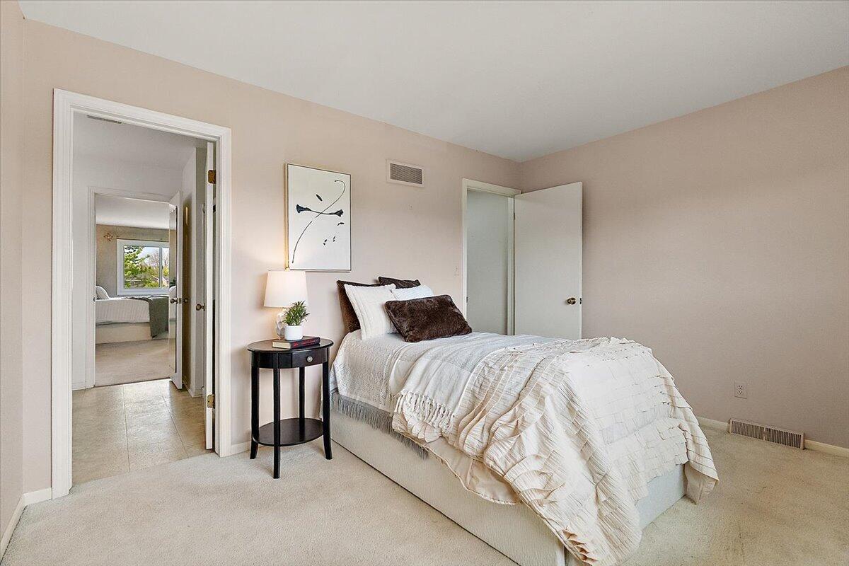 4823 Meadowview Court
