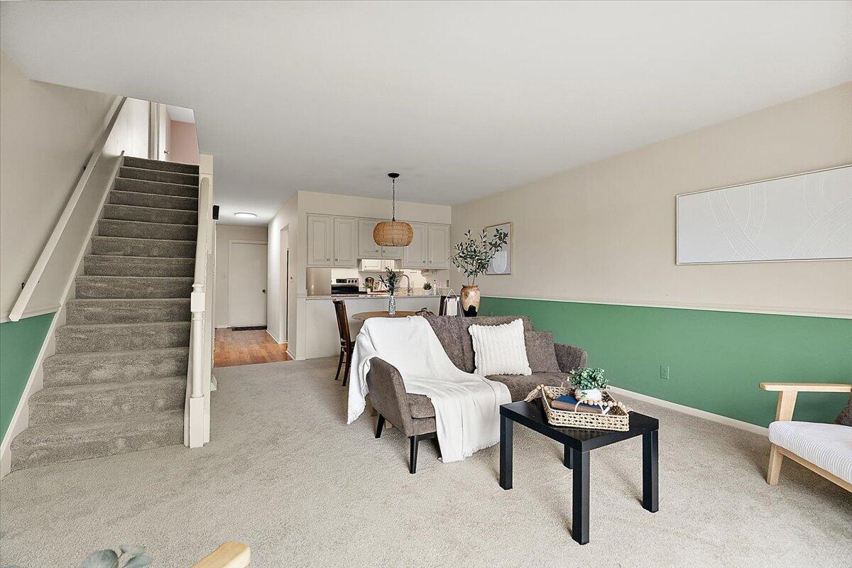 4823 Meadowview Court