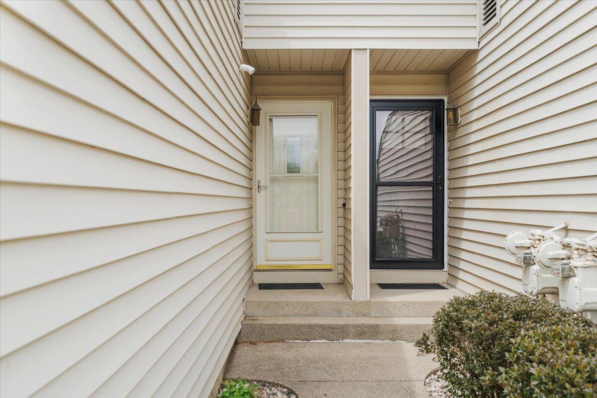 4823 Meadowview Court