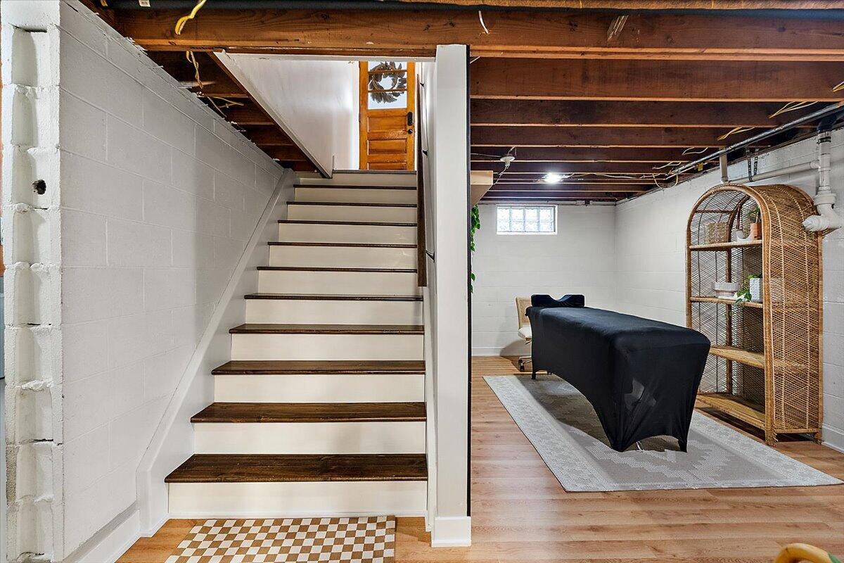 2538 Rosewood Street