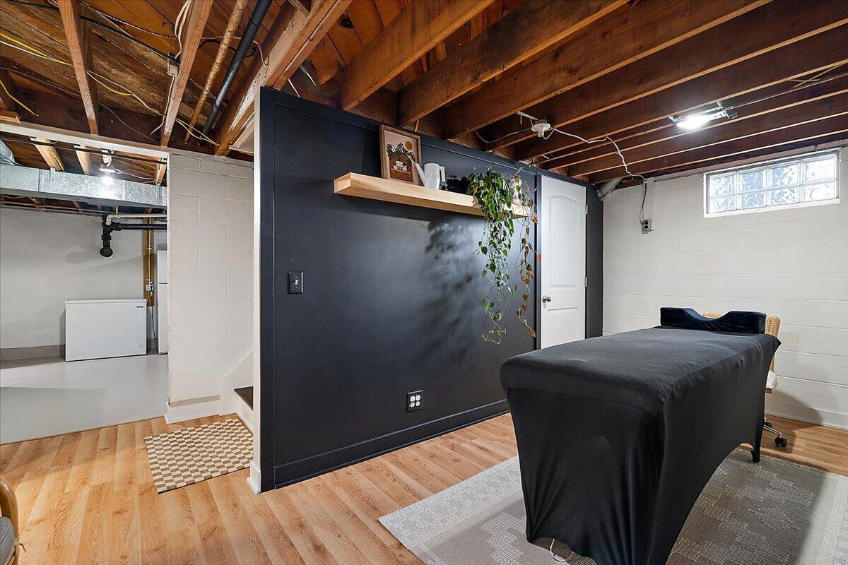 2538 Rosewood Street