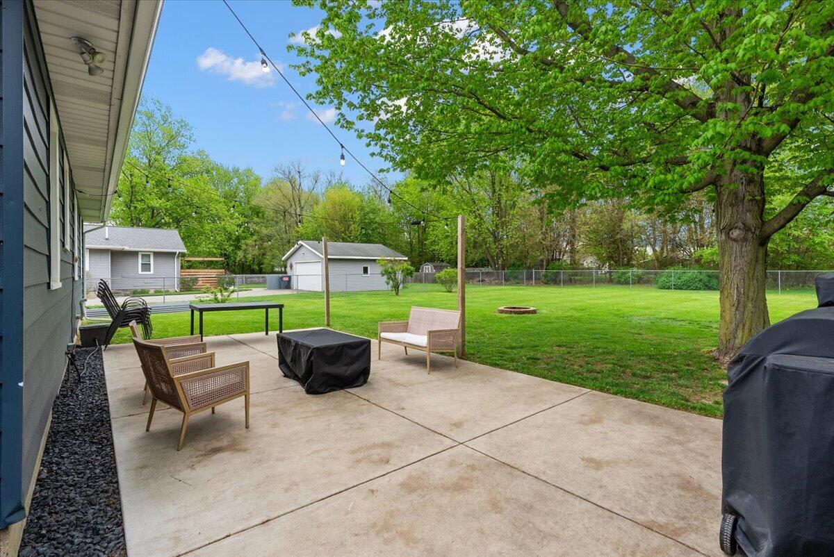 2538 Rosewood Street