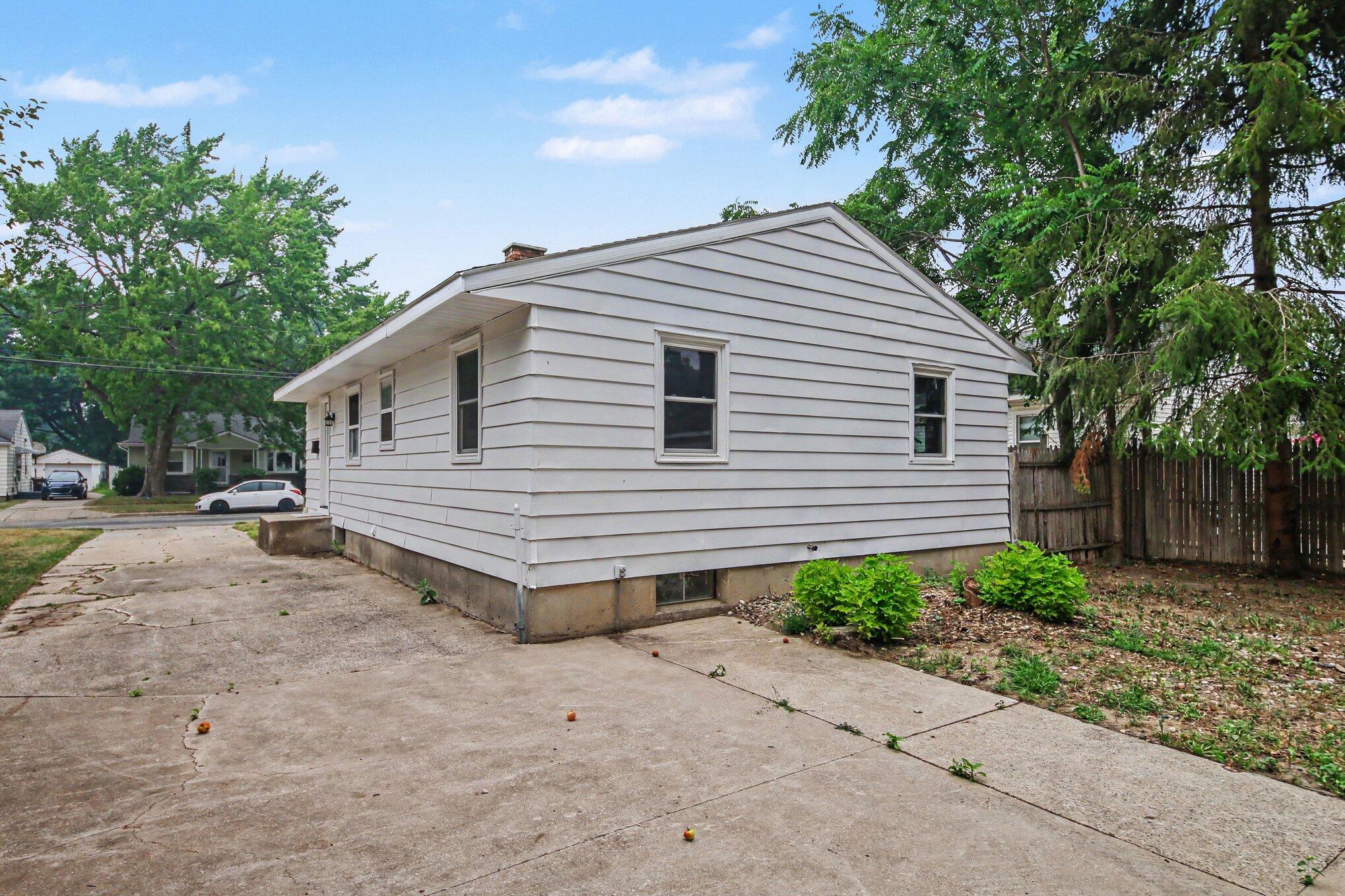 228 Jean Street SW