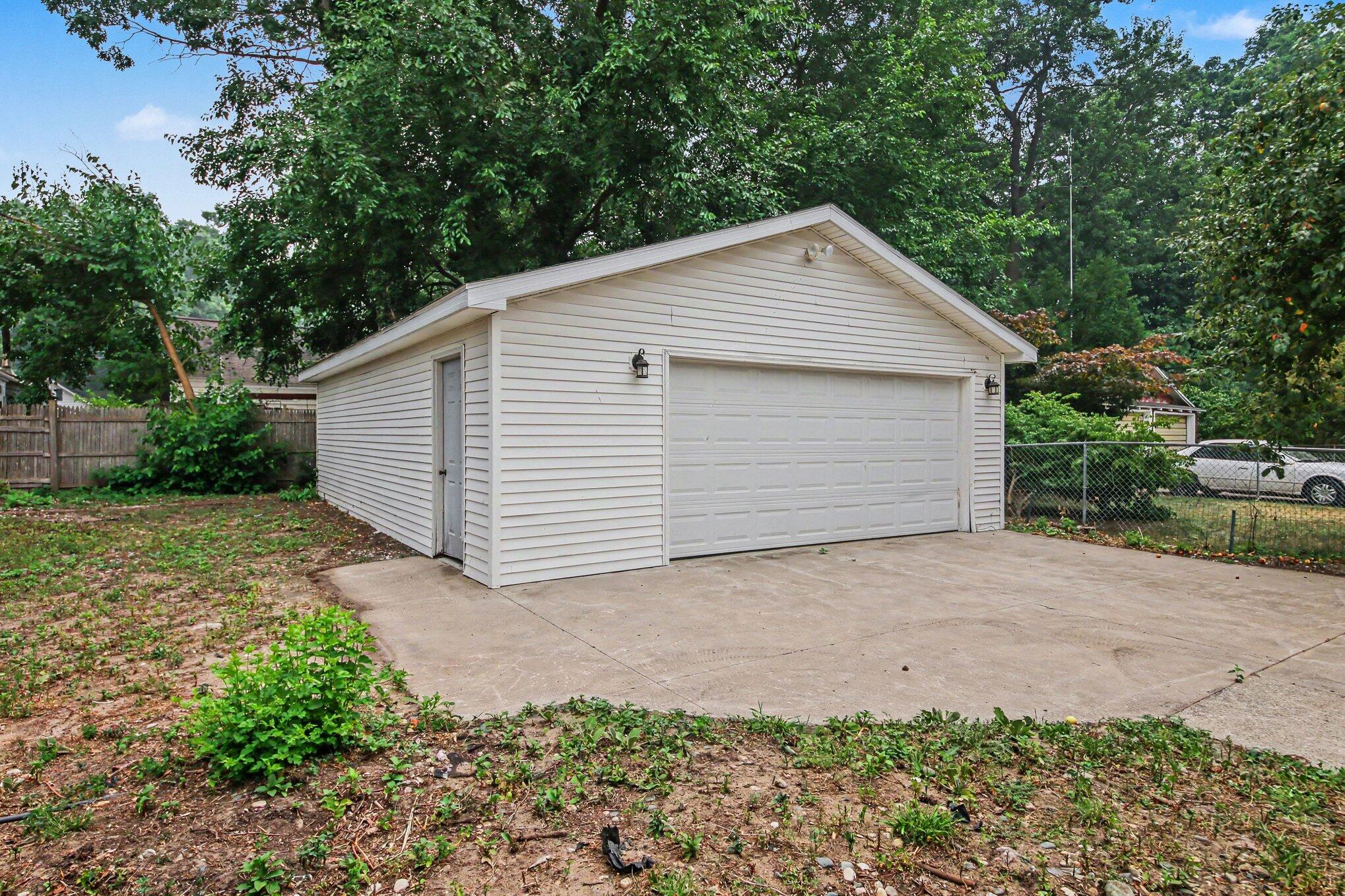 228 Jean Street SW