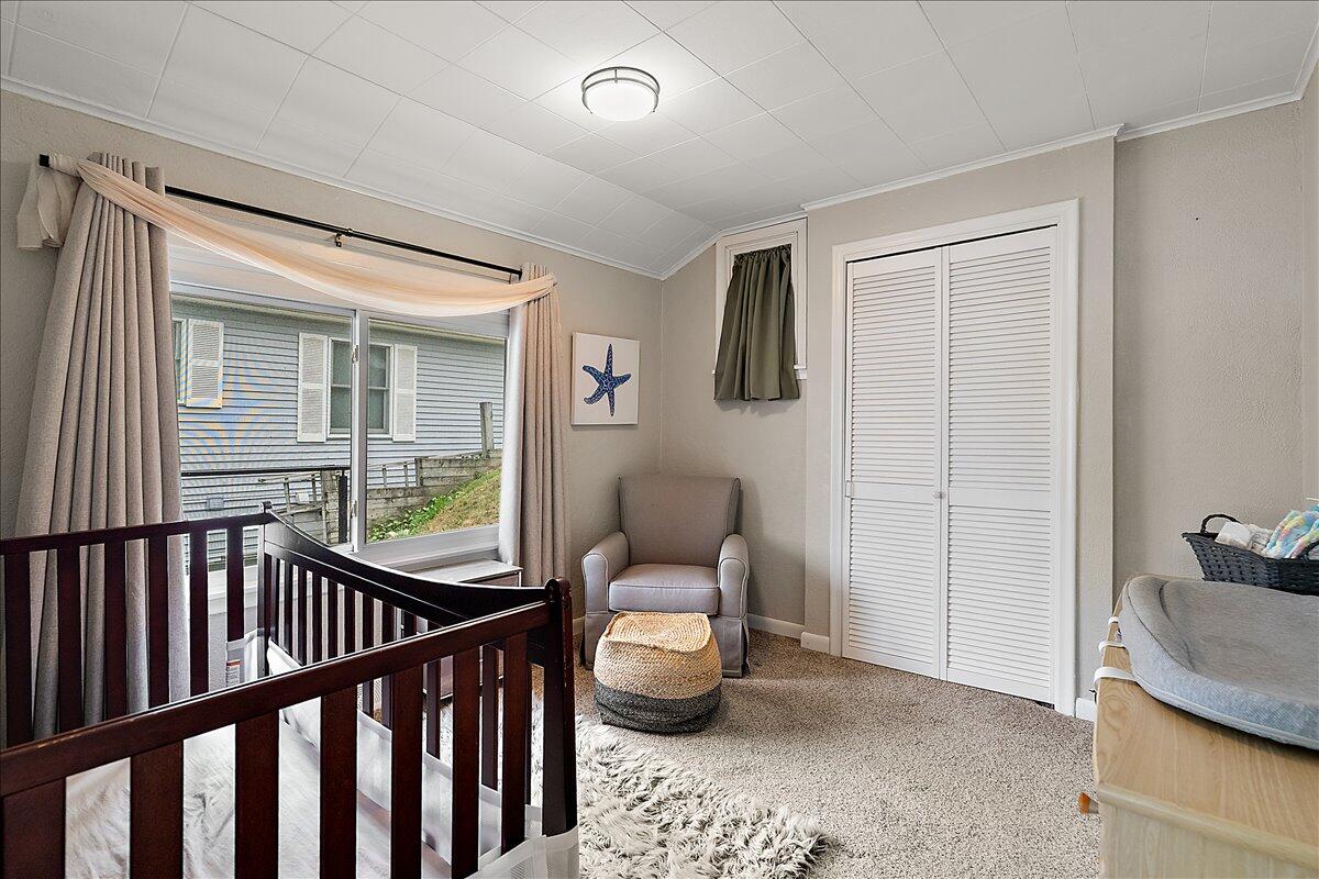 6444 Lakeshore Drive