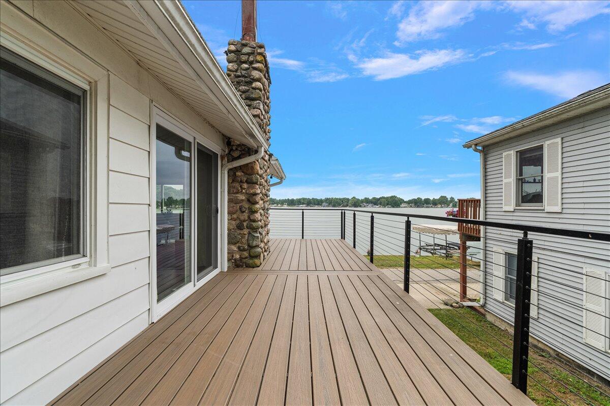 6444 Lakeshore Drive