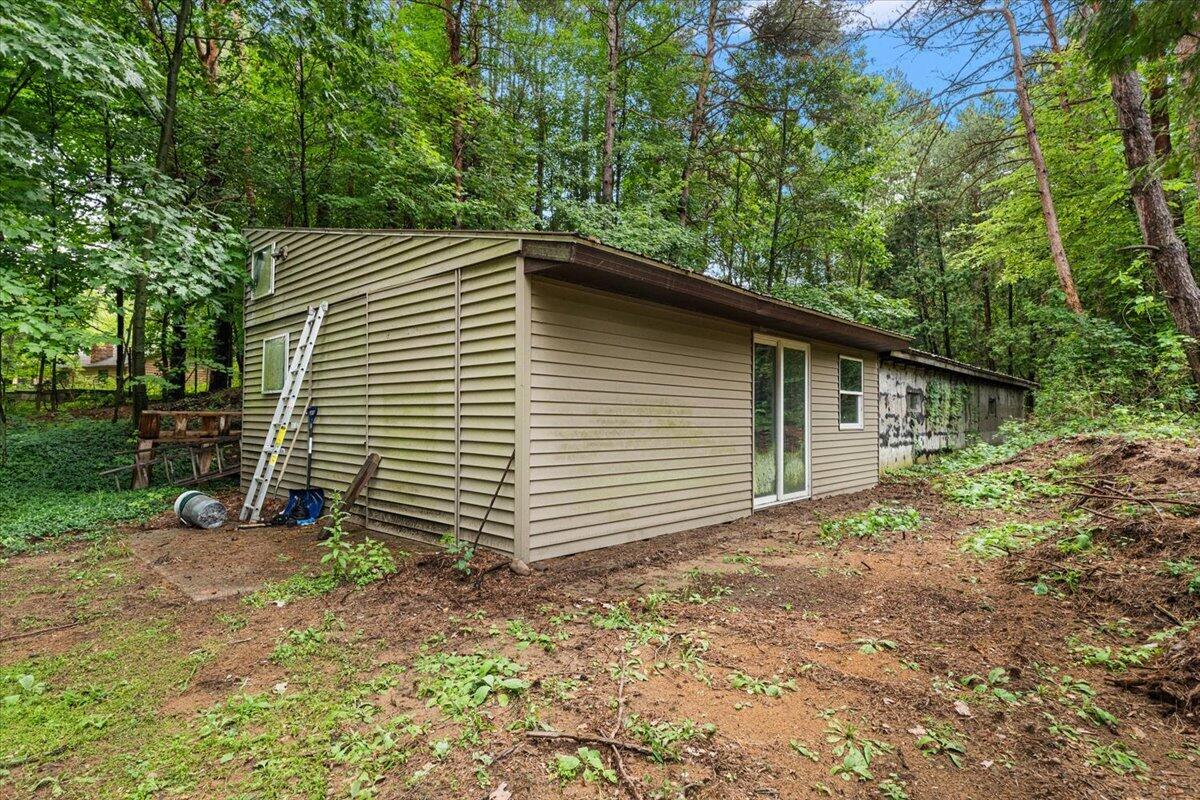 1875 11 Mile Road NE
