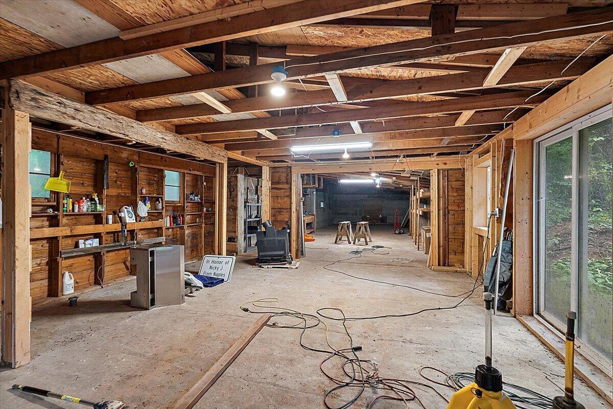1875 11 Mile Road NE