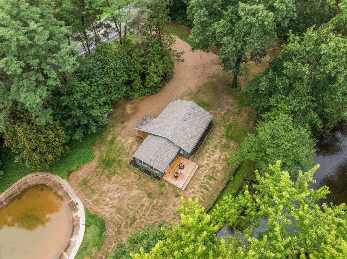 1875 11 Mile Road NE