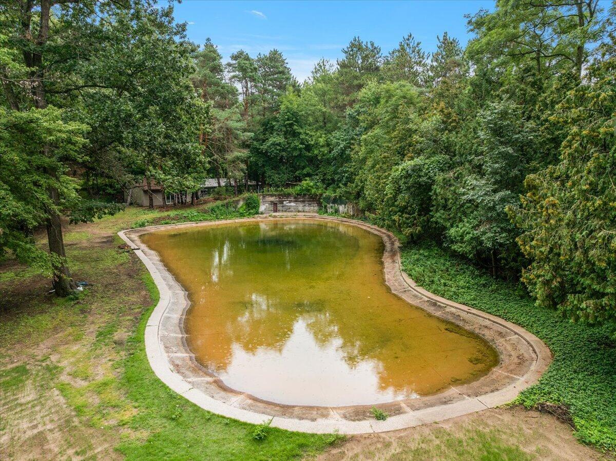 1875 11 Mile Road NE