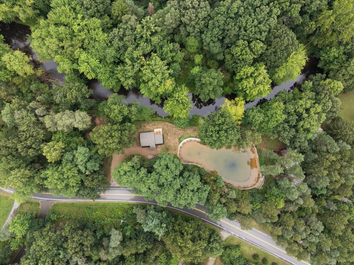 1875 11 Mile Road NE