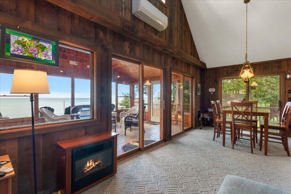 997 Lake Lane