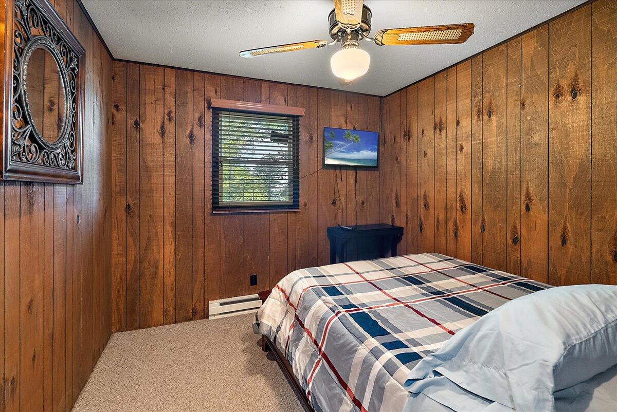 997 Lake Lane