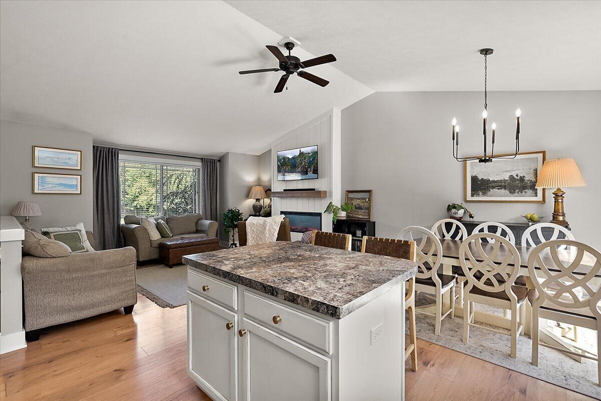 6880 Pinestead Court