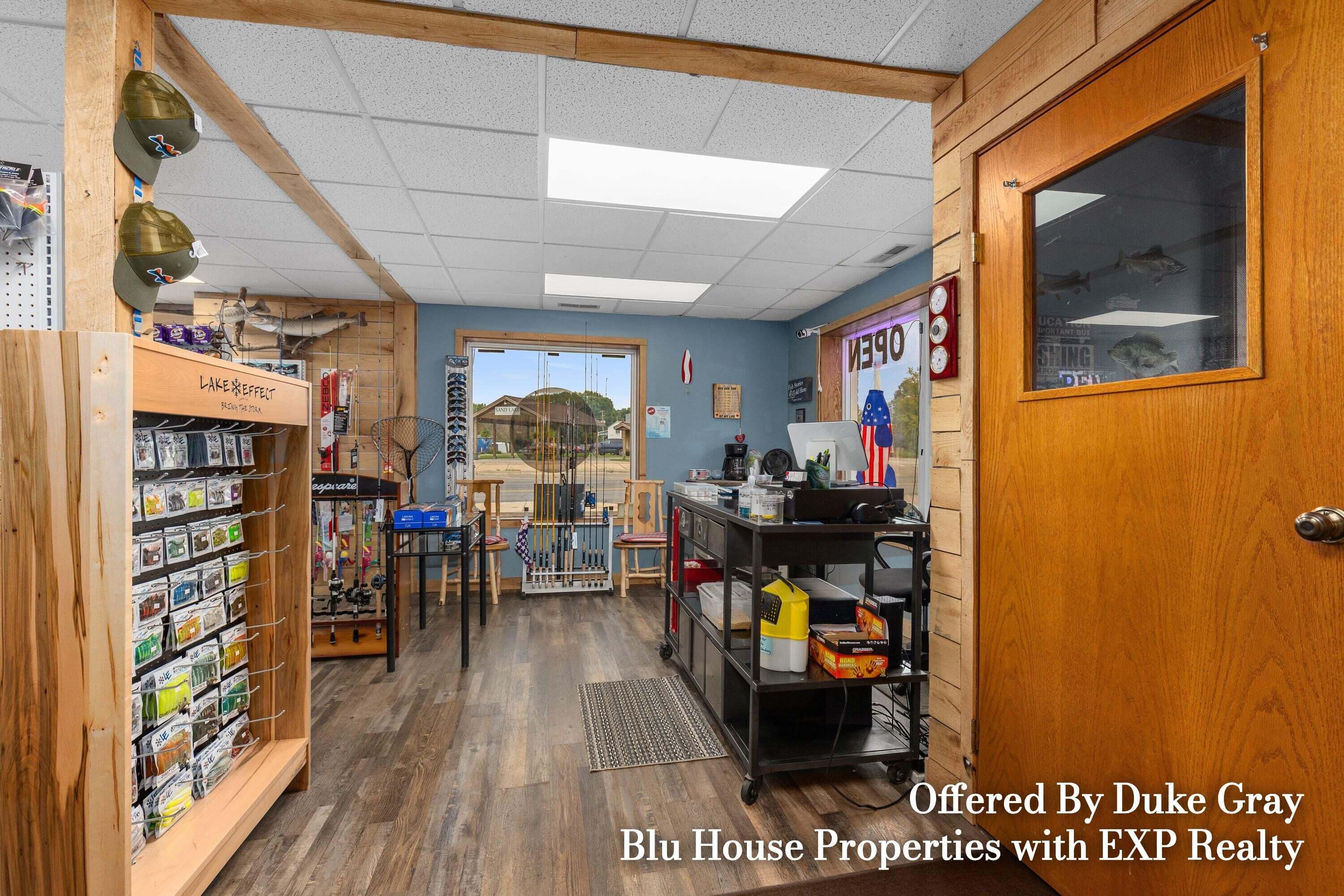 9 E Lake Street