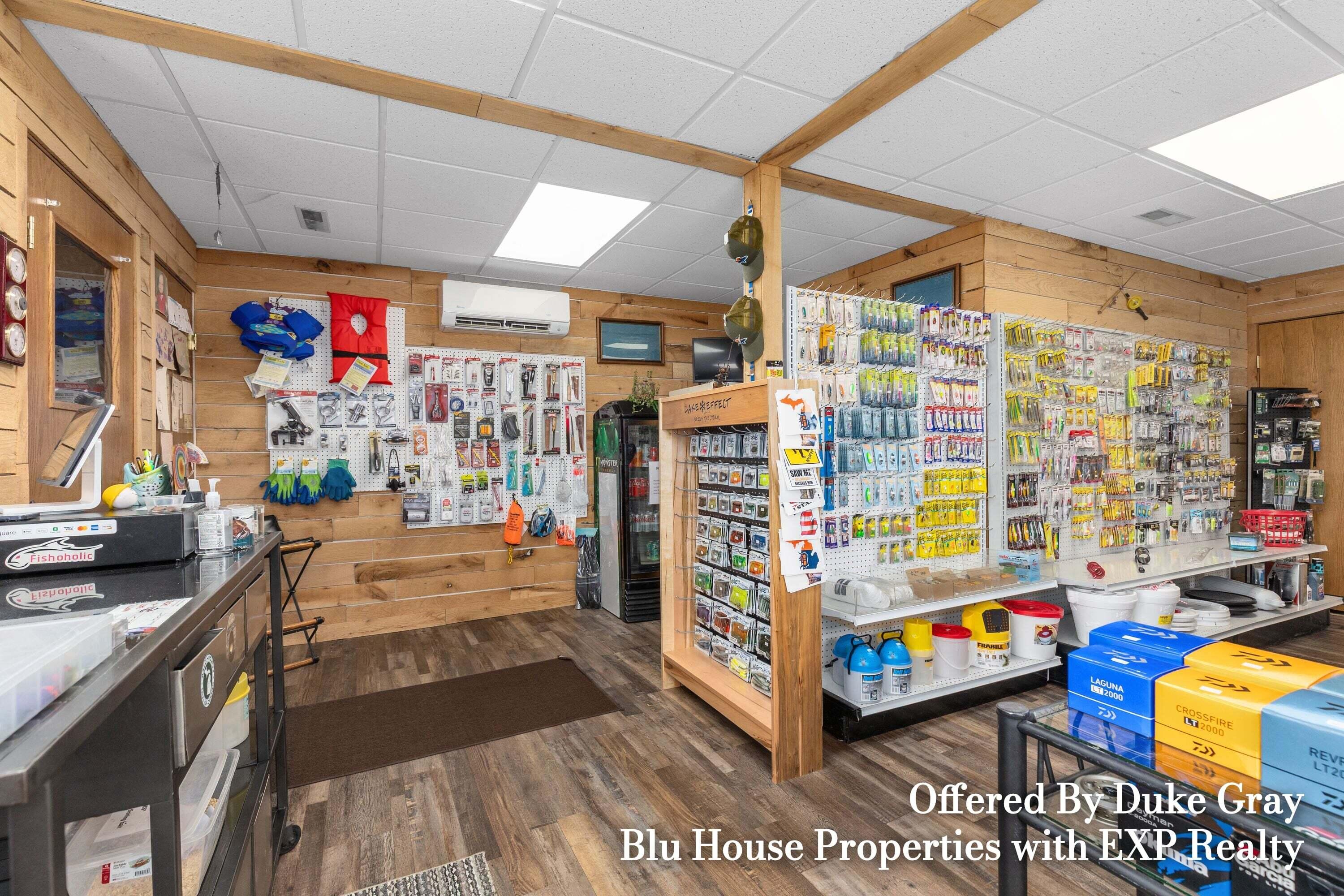 9 E Lake Street