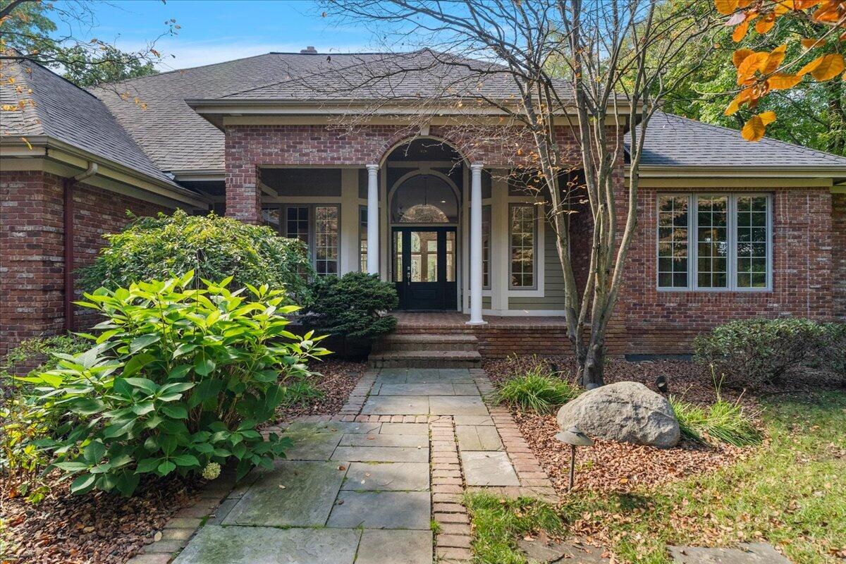 4899 Dunrobin Drive NE