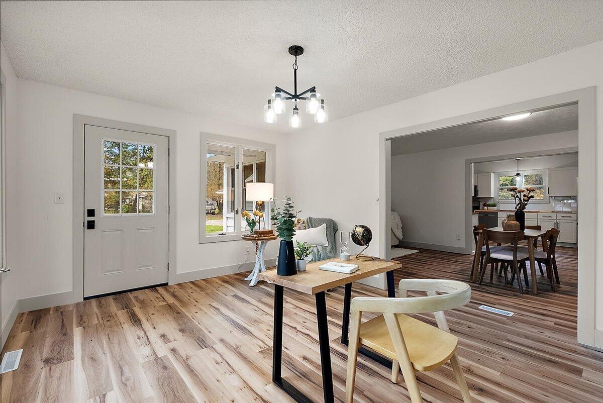 1285 W Mcmillan Road