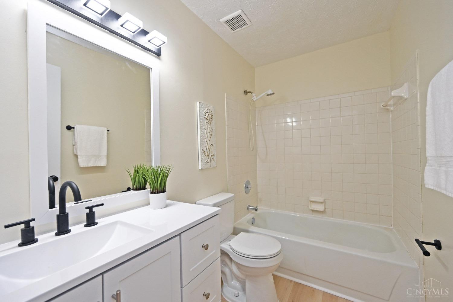 1544 W Galbraith Road 405