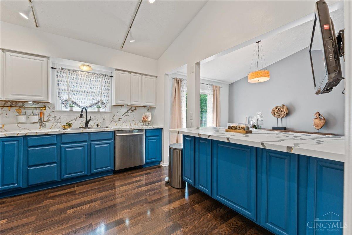 2874 Cyclorama Drive