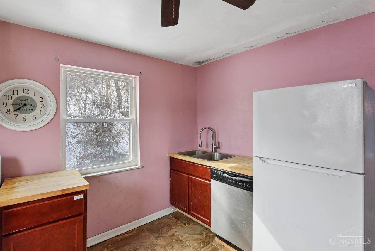 2183 Westwood Northern Boulevard