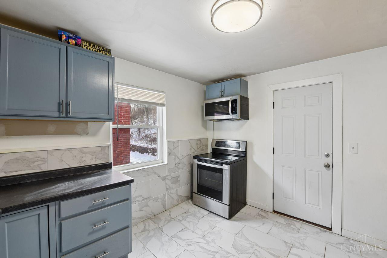 2183 Westwood Northern Boulevard