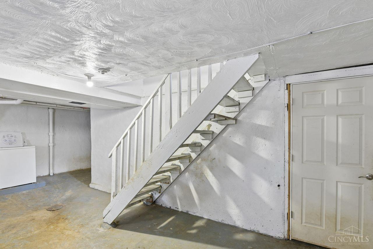 2183 Westwood Northern Boulevard