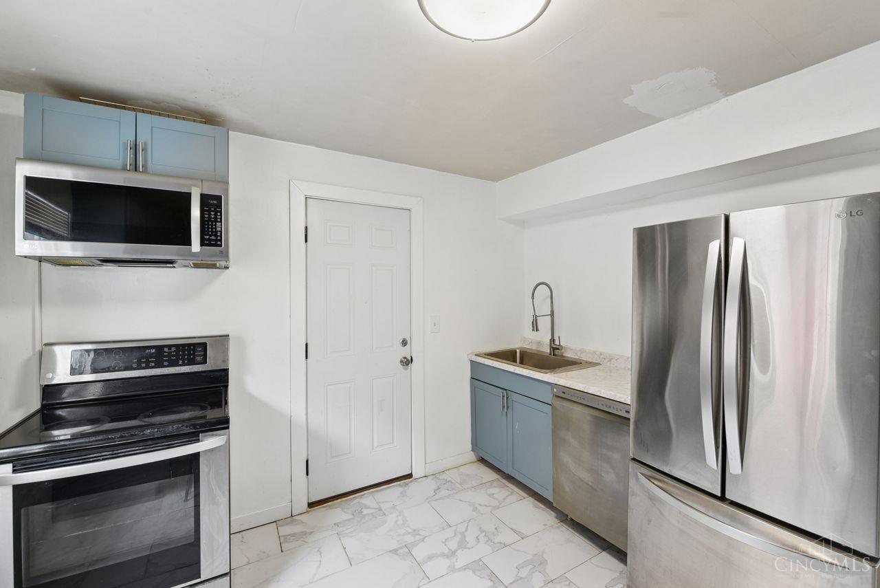 2183 Westwood Northern Boulevard