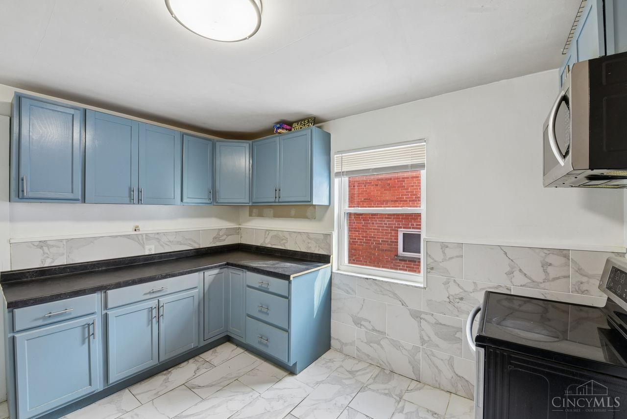 2183 Westwood Northern Boulevard