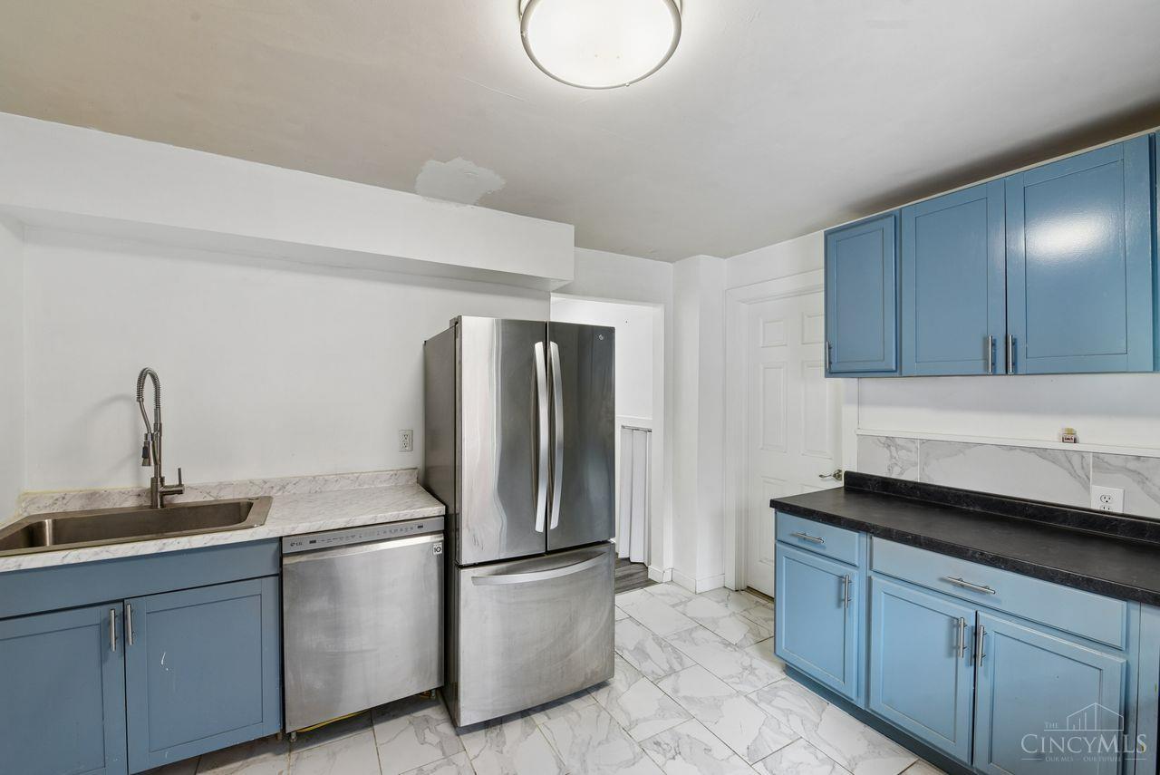 2183 Westwood Northern Boulevard