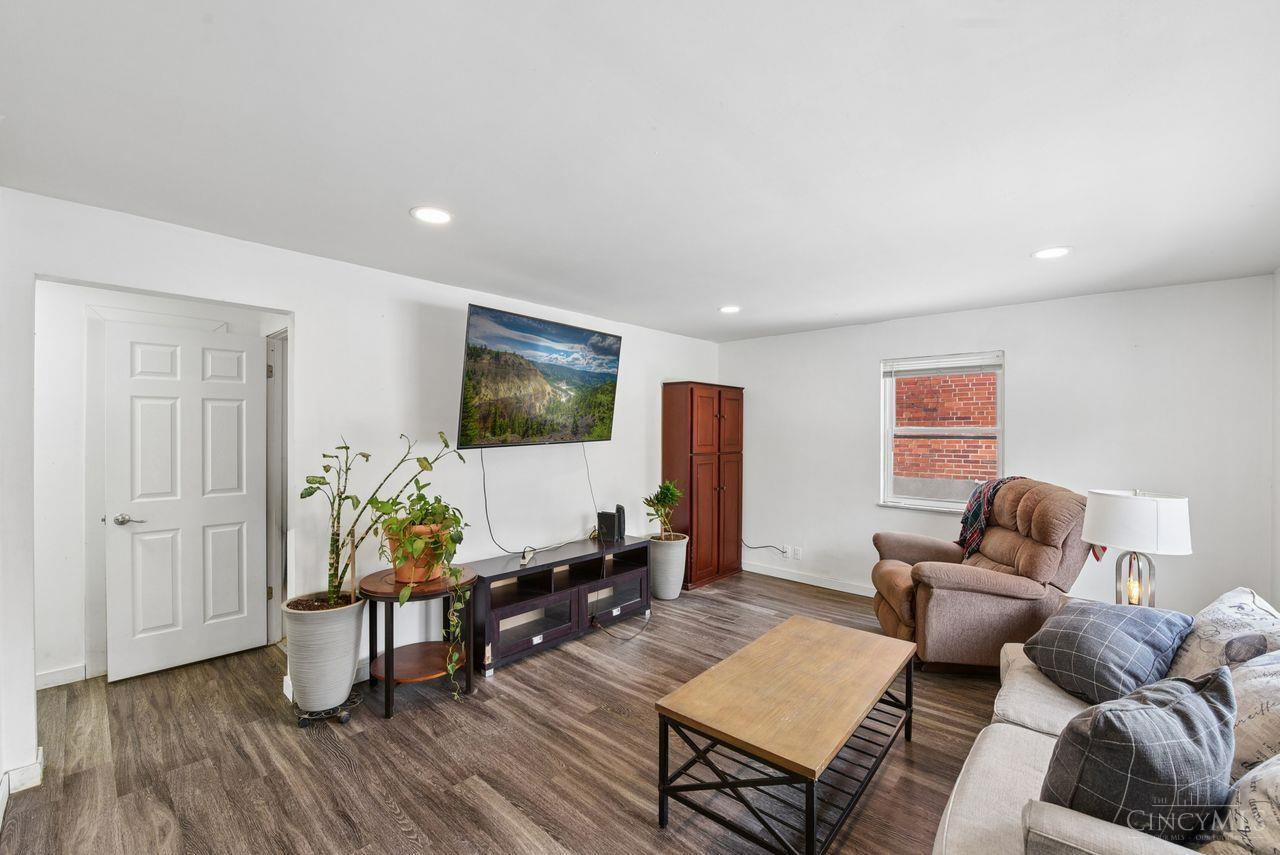 2183 Westwood Northern Boulevard