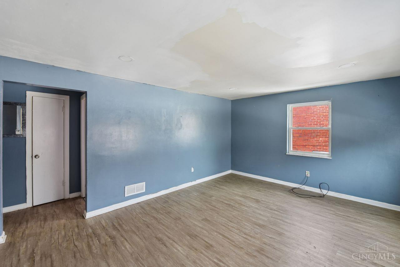 2183 Westwood Northern Boulevard