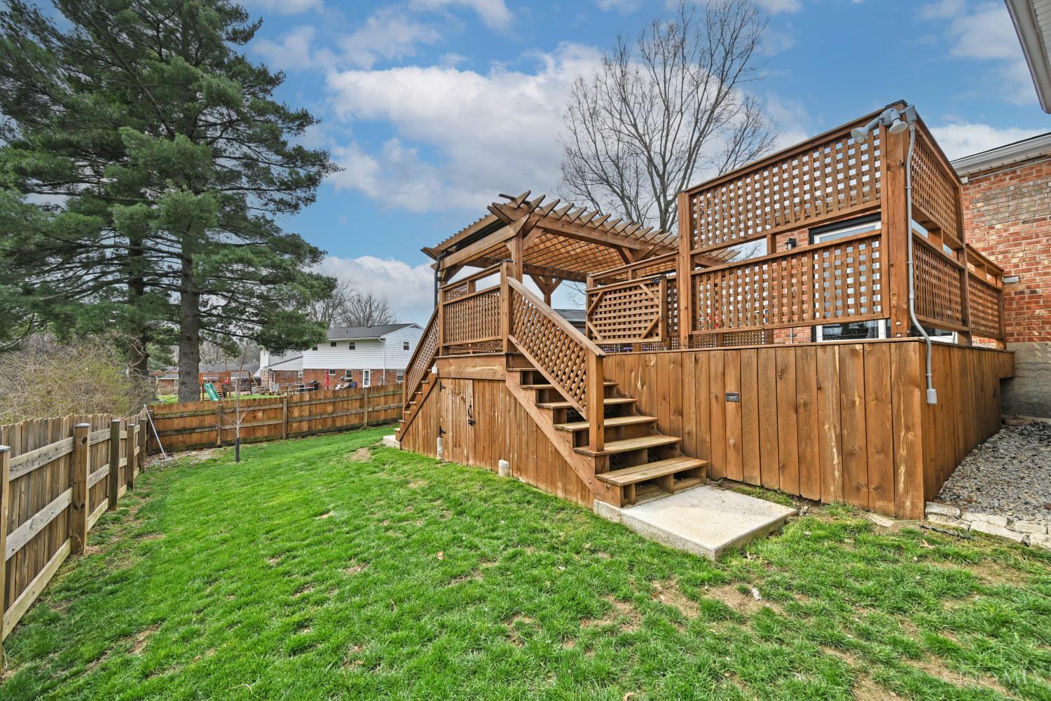 5467 Starcrest Drive