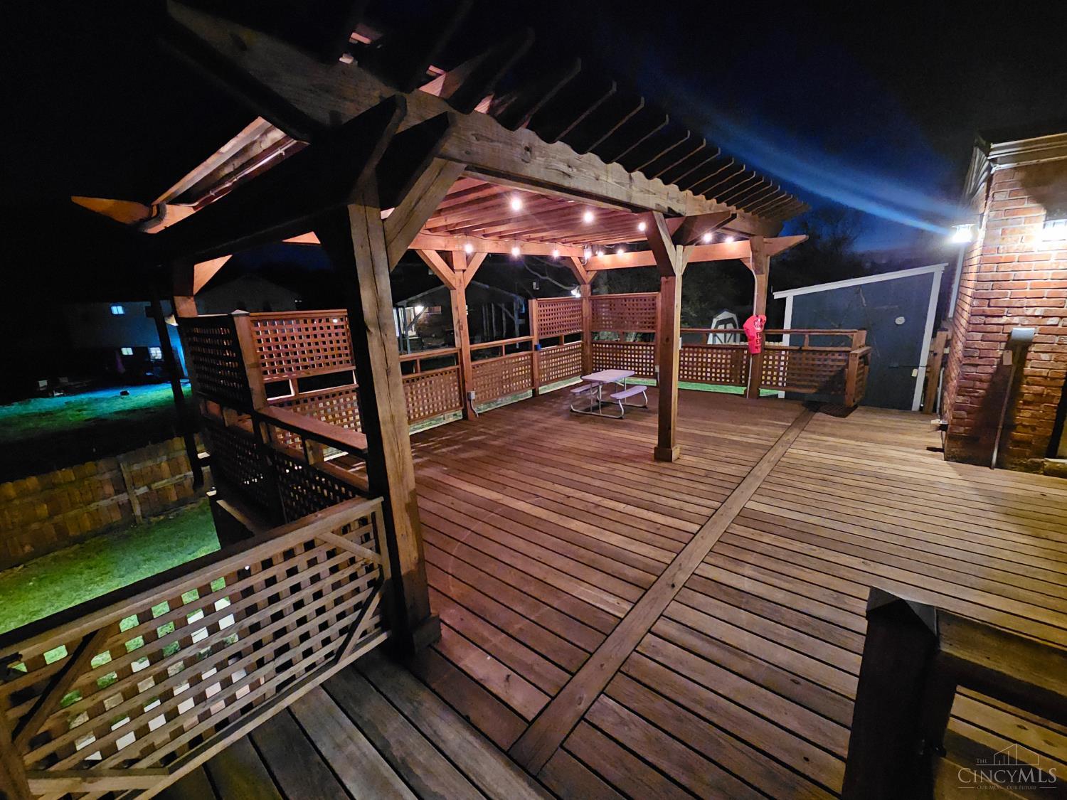 5467 Starcrest Drive