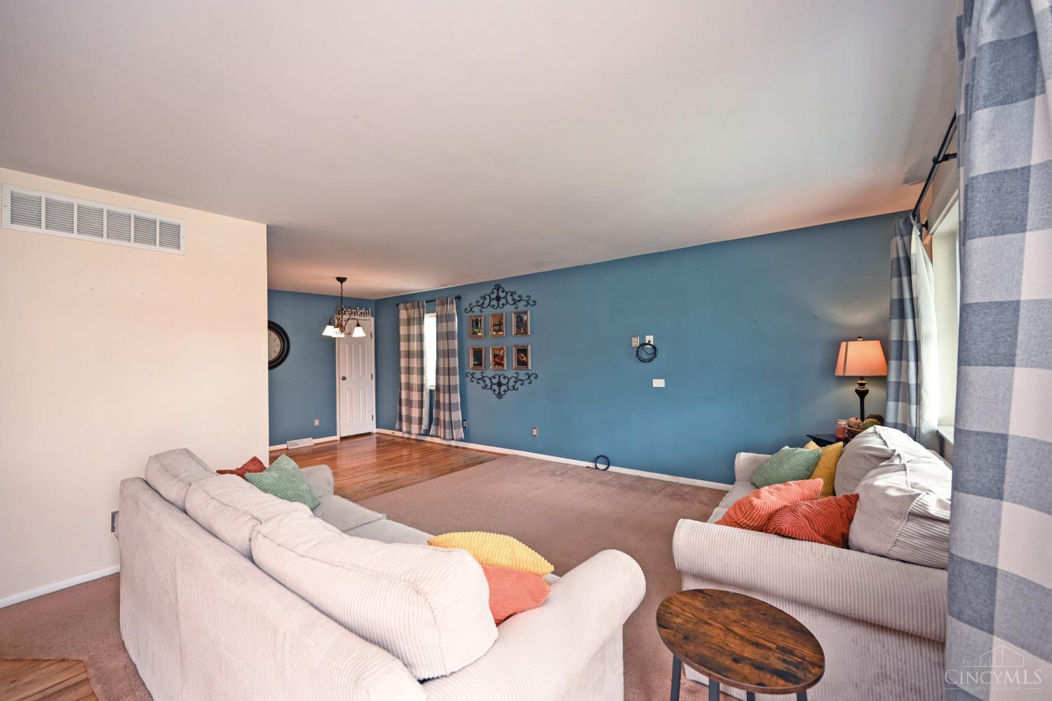 5467 Starcrest Drive