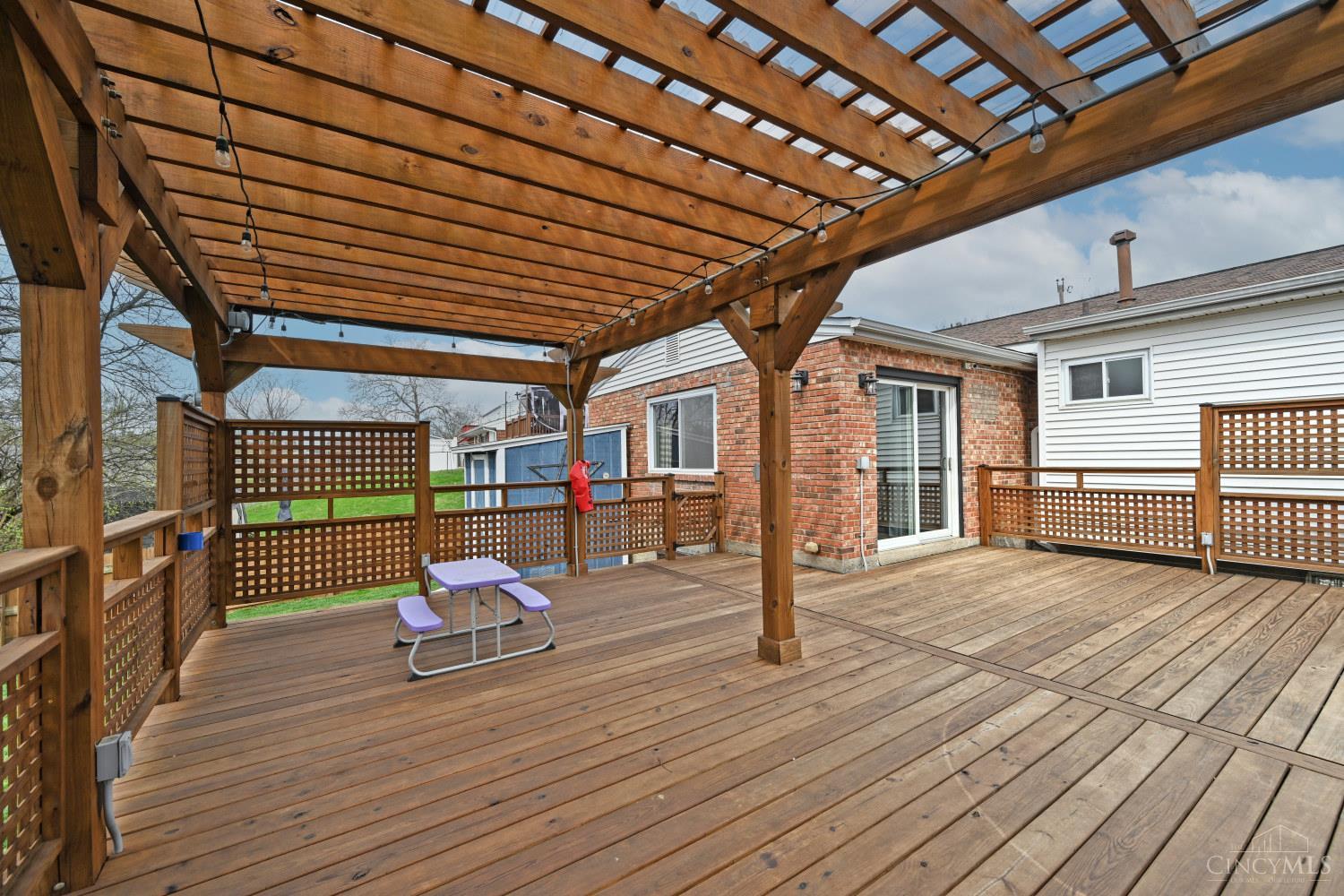 5467 Starcrest Drive