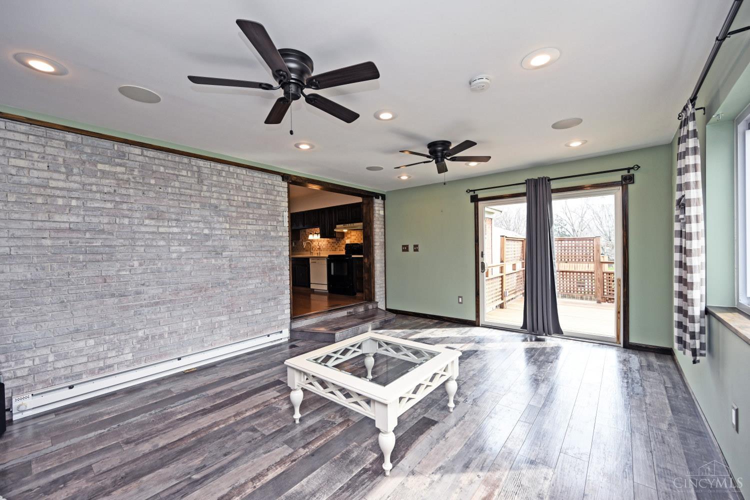 5467 Starcrest Drive