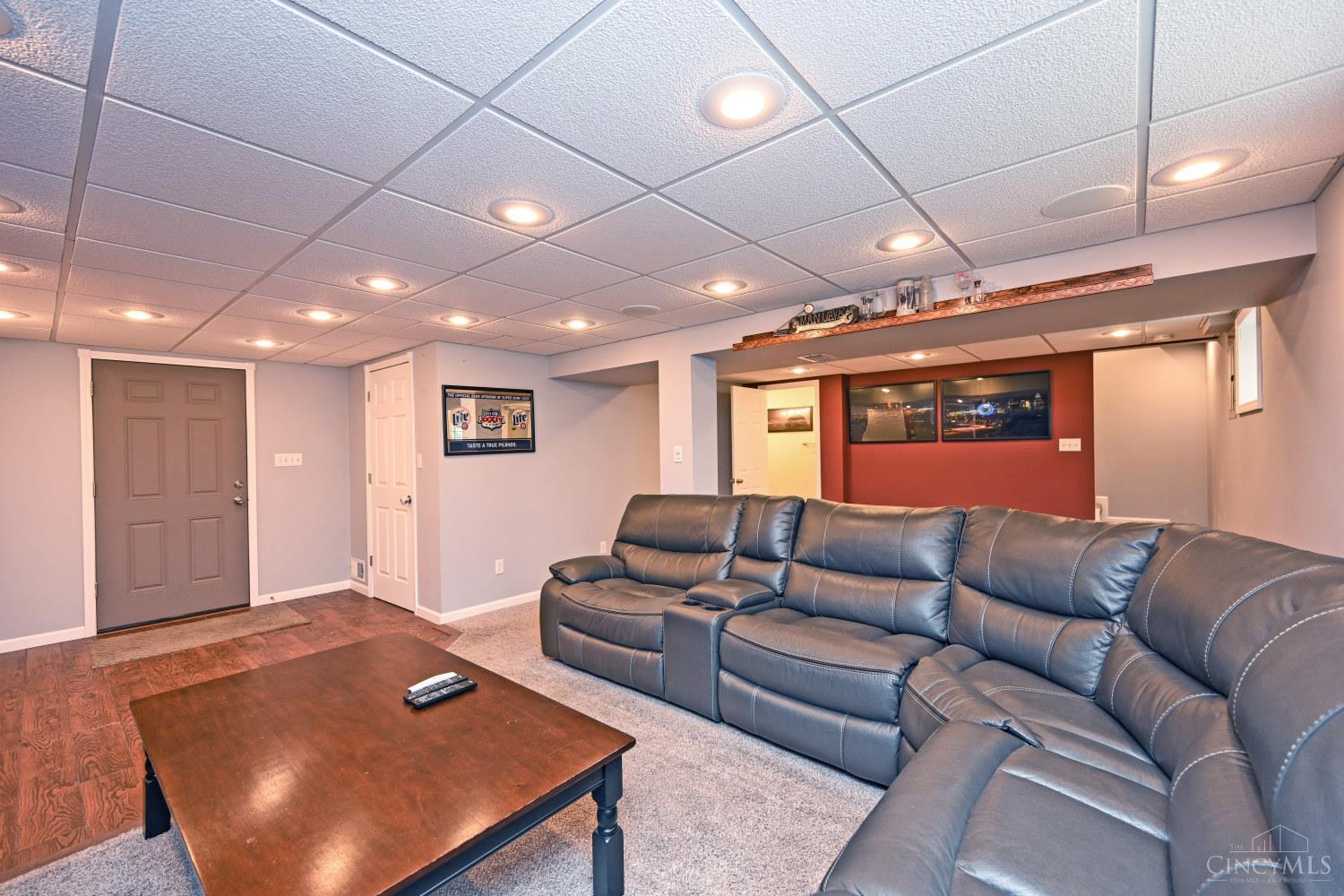 5467 Starcrest Drive